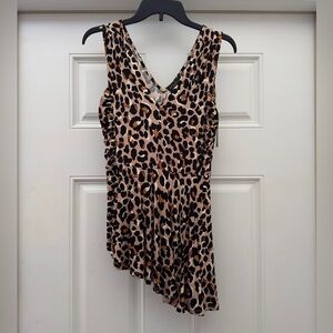 NWT Thalia Sodi V Neck Leopard Print Asymmetrical Sleeveless Top Size S